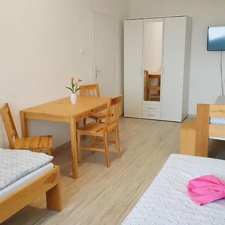 Slobi Hotel apartamentowy Štúrovo