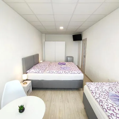 Slobi 3* Štúrovo