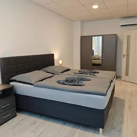 Slobi Hotel apartamentowy Štúrovo