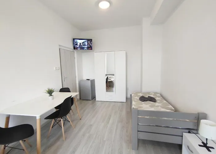 Slobi 3* Štúrovo