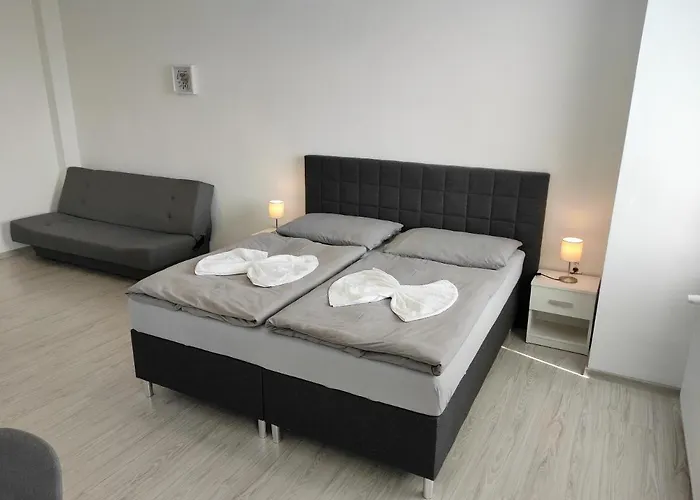 Slobi 3* Štúrovo